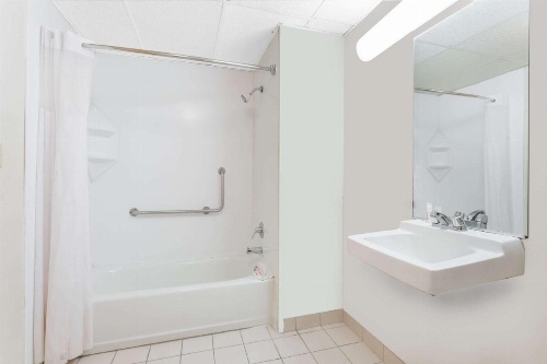 Days Inn by Wyndham Augusta Wheeler Road image 32
