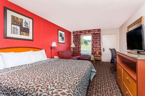 Days Inn by Wyndham Augusta Wheeler Road image 33
