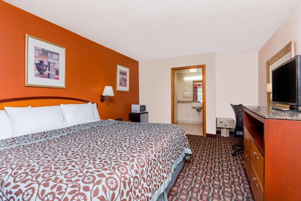 Days Inn by Wyndham Augusta Wheeler Road Image 35