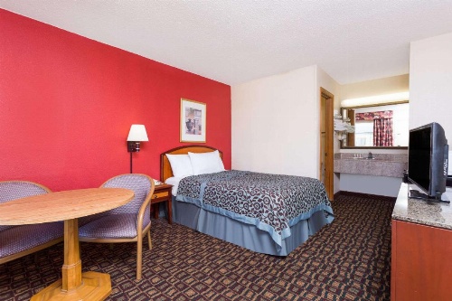 Days Inn by Wyndham Augusta Wheeler Road image 5